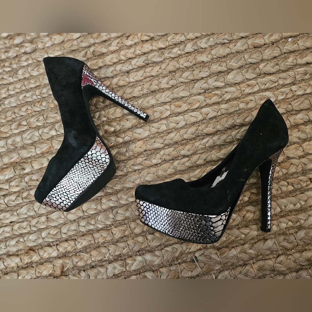 Jessica Simpson high heels black with silver details